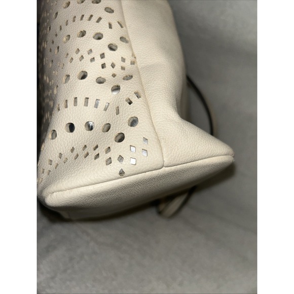Jessica Simpson Cream Laser Cut Handbag, Preowned,Vegan Leather, Shoulder Straps - Picture 14 of 16